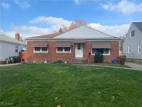 4808 Grantwood Dr, Parma, OH 44134