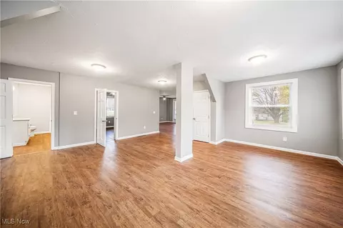 Living - 2530 W Center St, Ashtabula, OH 44004 photo 6 of 8