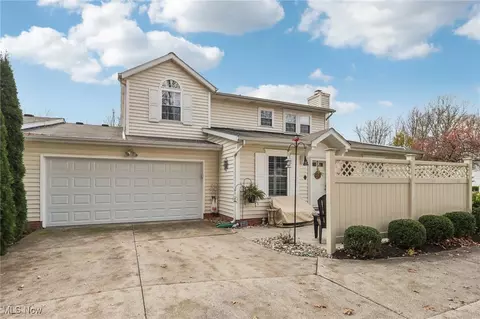 709 S Point Trl #B7, Berea, OH 44017