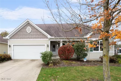 9138 E Windsor Dr, Olmsted Falls, OH 44138
