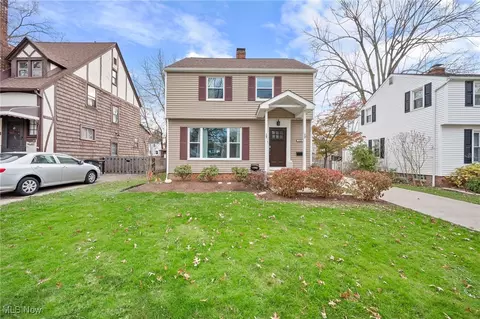 1369 Ford Rd, Lyndhurst, OH 44124