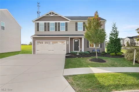 2736 Himelrigh Blvd, Barberton, OH 44203