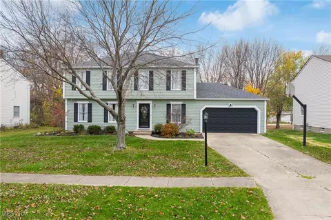 13238 Fairwinds Dr, Strongsville, OH 44136