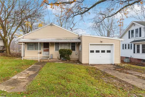 515 W Smith Rd, Medina, OH 44256