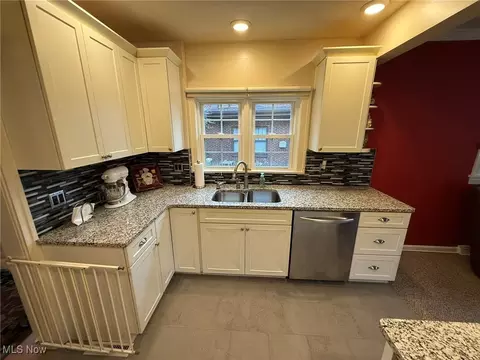 534 E Iron Ave, Dover, OH 44622 photo 14