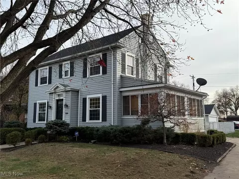 534 E Iron Ave, Dover, OH 44622