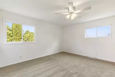 Bedroom - 1579 S Plainview Dr, Akron, OH 44321 photo 4 of 4