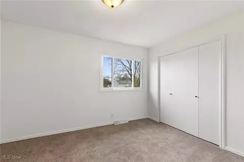 Bedroom - 1579 S Plainview Dr, Akron, OH 44321 photo 1 of 4