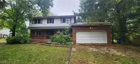 3900 Grace Dr, Kent, OH 44240