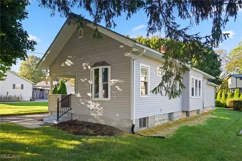 1362 Easton Dr, Akron, OH 44310 photo 3