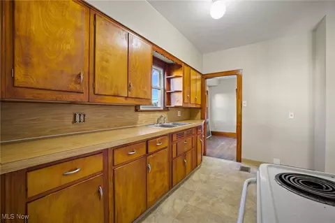 1362 Easton Dr, Akron, OH 44310 photo 8