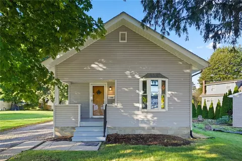 1362 Easton Dr, Akron, OH 44310