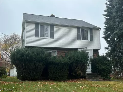 1910 Beverly Hills Dr, Euclid, OH 44117