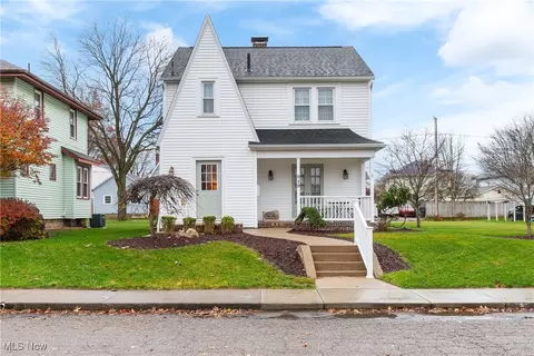 819 Rotch Ave NE, Massillon, OH 44646