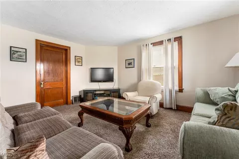 Living - 423 E Wilbeth Rd, Akron, OH 44301 photo 2 of 2