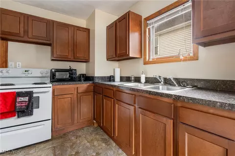 Kitchen - 423 E Wilbeth Rd, Akron, OH 44301 photo 1 of 1