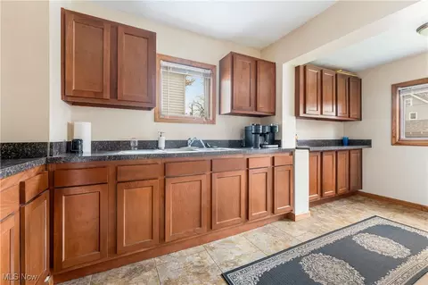 Entry Way - 423 E Wilbeth Rd, Akron, OH 44301 photo 1 of 2