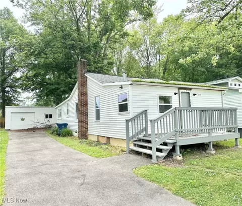 7850 Linden St, Mentor On The Lake, OH 44060