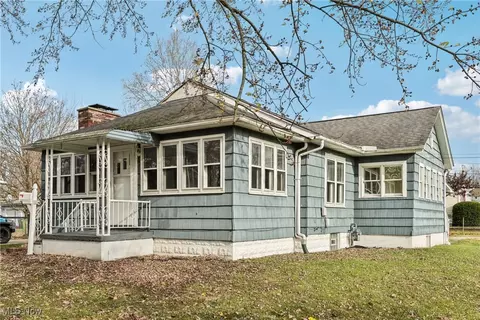 311 Warren Rd, Newton Falls, OH 44444