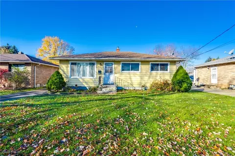 4170 W 11th St, Cleveland, OH 44109