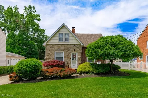 1292 Churchill Rd, Lyndhurst, OH 44124