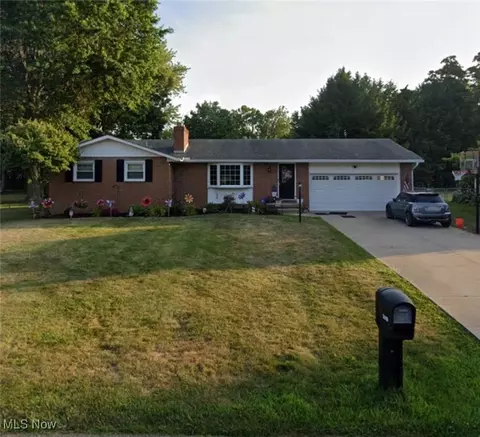 2519 Ironstone St NE, Canton, OH 44705