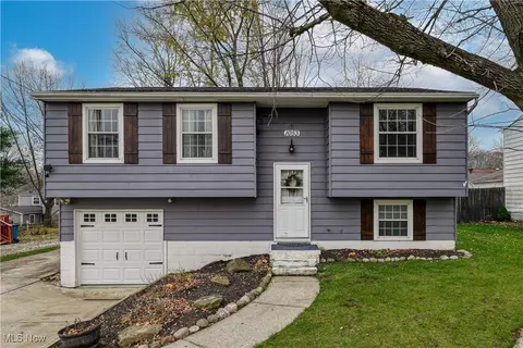 1053 S Diamond St, Ravenna, OH 44266