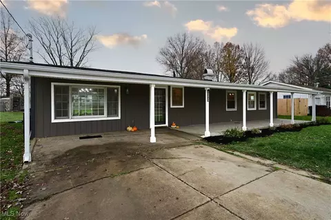 12449 Avalon Dr, Grafton, OH 44044