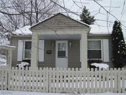 1257 Sevilla Ave, Akron, OH 44314