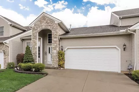 321 Cobblestone Dr, Mayfield, OH 44143