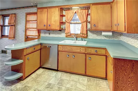 Kitchen - 1791 E 228th St, Euclid, OH 44117 photo 1 of 5