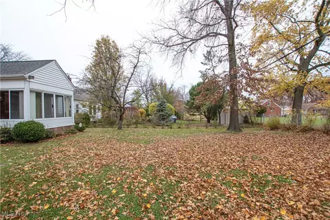 Exterior - 1791 E 228th St, Euclid, OH 44117 photo 6 of 9