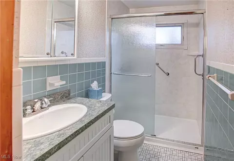 Bath - 1791 E 228th St, Euclid, OH 44117 photo 1 of 3
