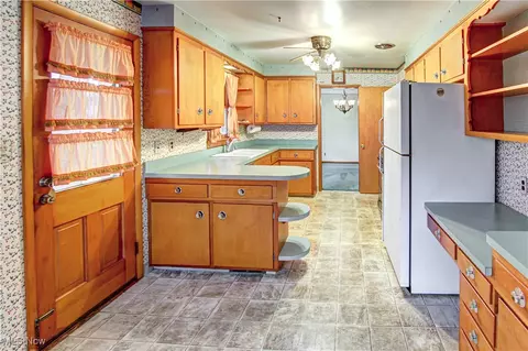 Kitchen - 1791 E 228th St, Euclid, OH 44117 photo 4 of 5