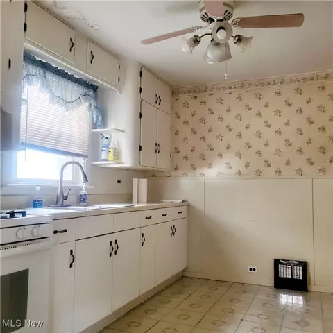 1926 Madison Ave, Lorain, OH 44053 photo 7