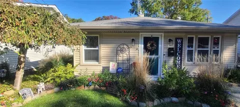 1133 Garden Rd, Willoughby, OH 44094