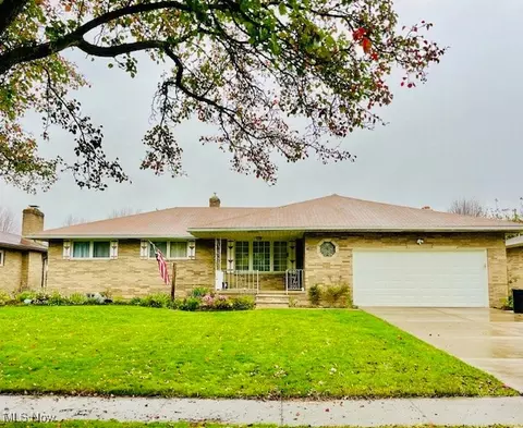 13598 Claremont Ave, Middleburg Heights, OH 44130