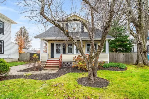 294 Lawn St, Geneva, OH 44041