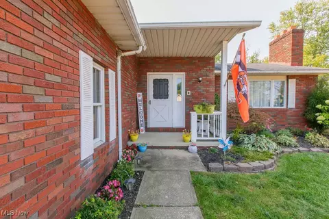 367 Loyola Dr, Elyria, OH 44035 photo 3