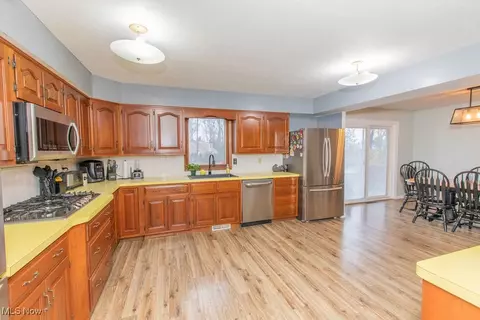 367 Loyola Dr, Elyria, OH 44035 photo 9