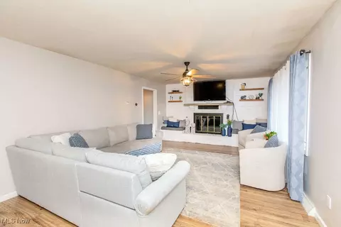 367 Loyola Dr, Elyria, OH 44035 photo 4
