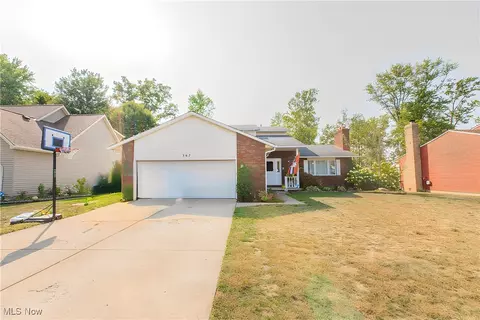 367 Loyola Dr, Elyria, OH 44035