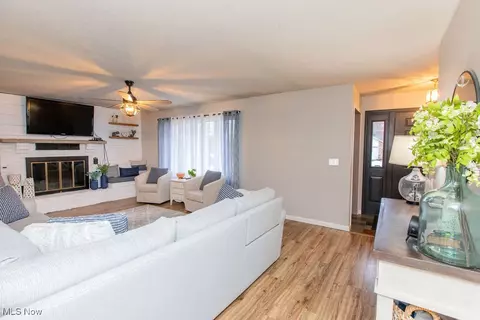 367 Loyola Dr, Elyria, OH 44035 photo 5