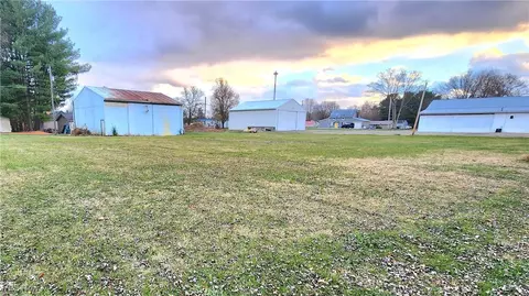 Railroad Street, Trinway, OH 43842