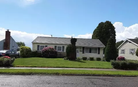 2209 Gridley Ave NE, Canton, OH 44705