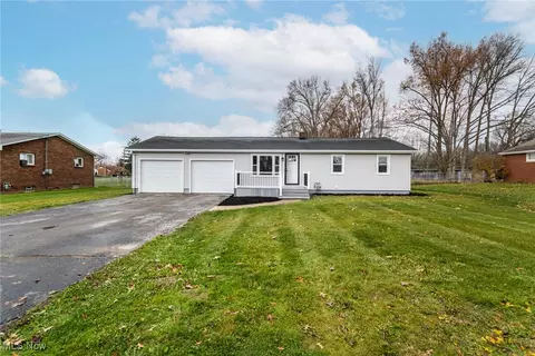 895 N 12th St, Sebring, OH 44672