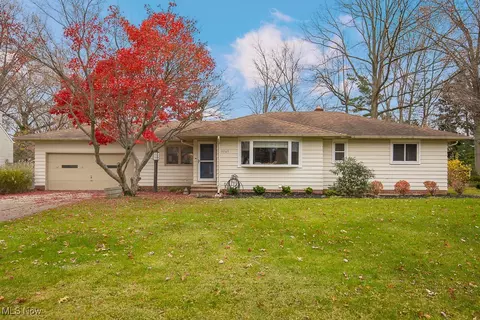 22525 Haber Dr, Fairview Park, OH 44126
