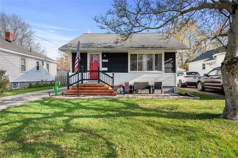 1333 Elmwood Rd, Mayfield Heights, OH 44124