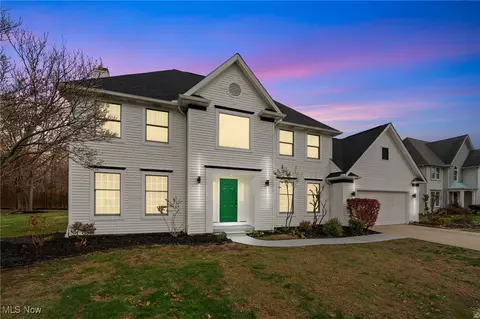 2141 Lake Pointe Dr, Avon, OH 44011