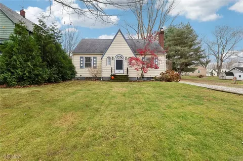 205 Woodland Ave, Conneaut, OH 44030